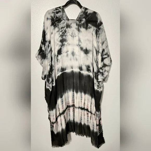 WOVEN HEART Black White Tie-Dye Kimono Beach Cover Up Raw Hem One Size - Picture 5 of 14
